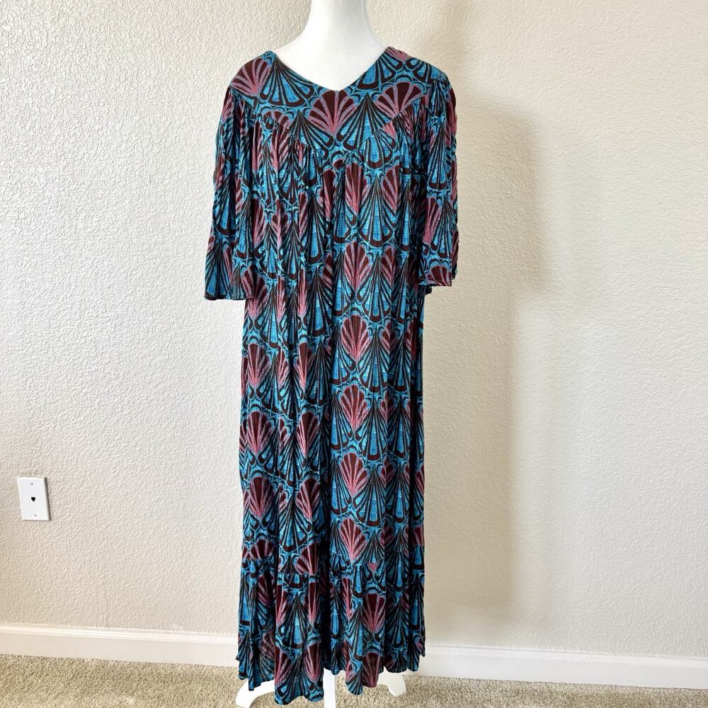 Go Softly Patio Sz Medium Blue Shells Cabernet House Dress Neck Muumuu Pockets